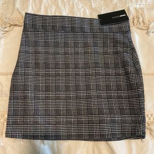 Fashion Nova Plaid Mini Skirt 🖤🤍